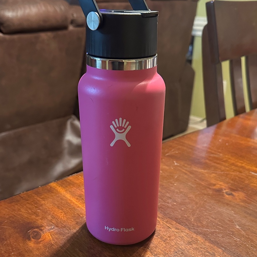 Hydro Flask Raspberry Bottle with Black Lid